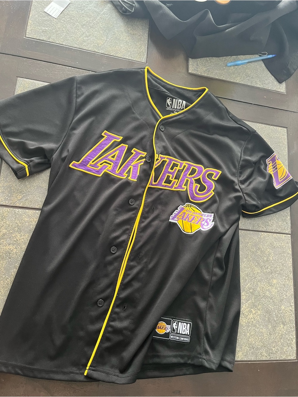 Lakers button up